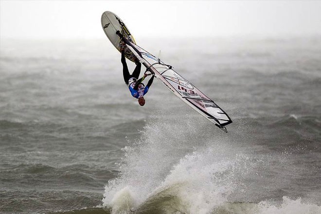 Eleazar Alonso - PWA KIA Cold Hawaii World Cup 2011 Day 1 © PWA World Tour http://www.pwaworldtour.com